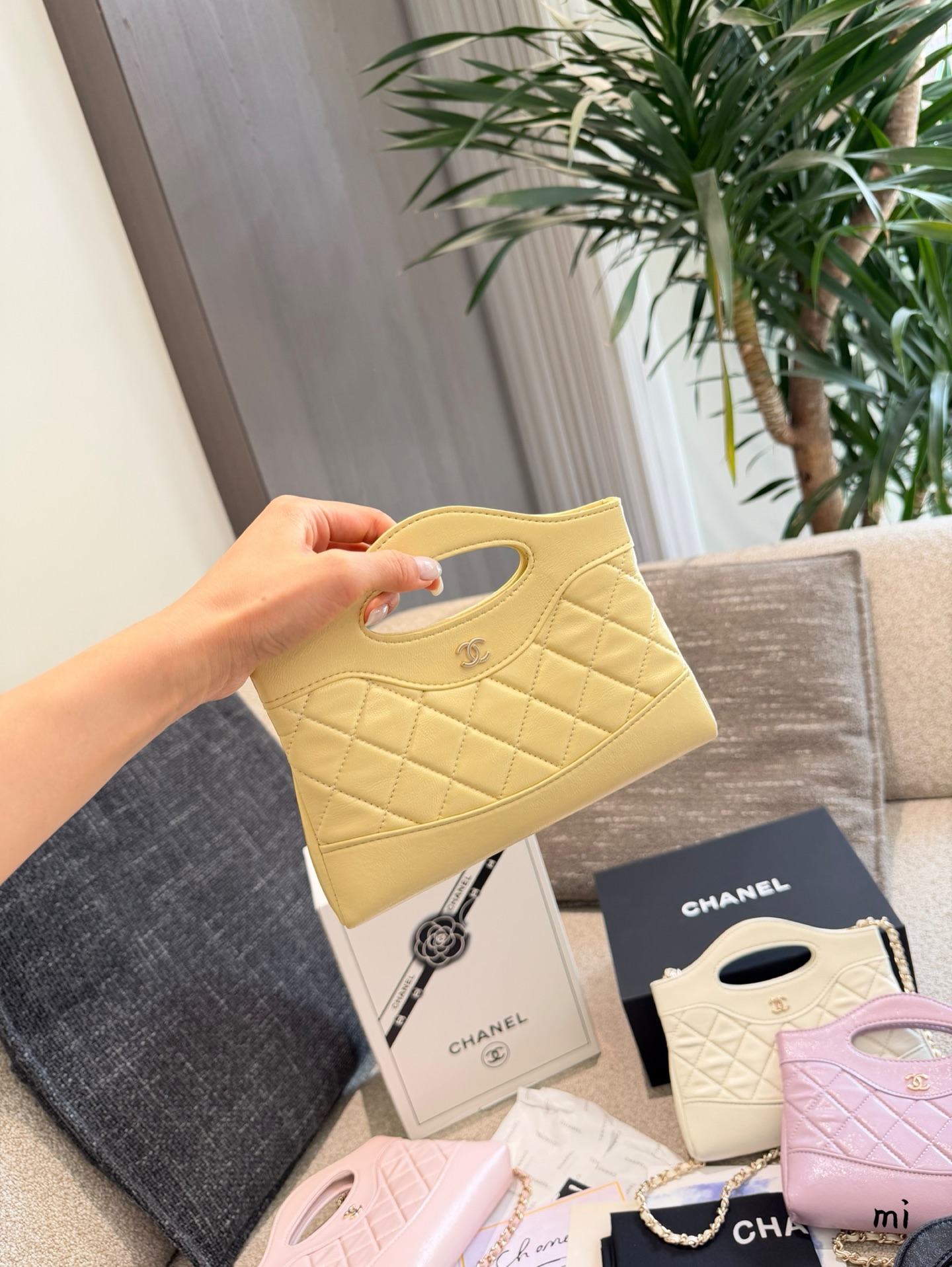 Cheap Chanel AAA quality Handbags in 227997, $50 USD- [IB227997] - Replica Chanel AAA quality Handbags