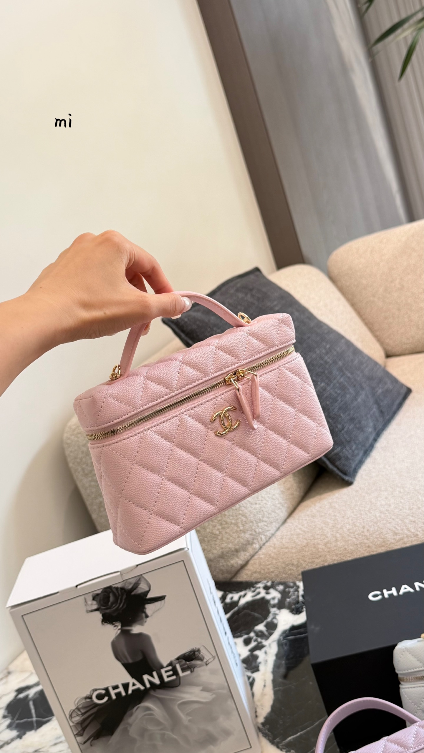 Cheap Chanel AAA quality Handbags in 228010, $60 USD- [IB228010] - Replica Chanel AAA quality Handbags
