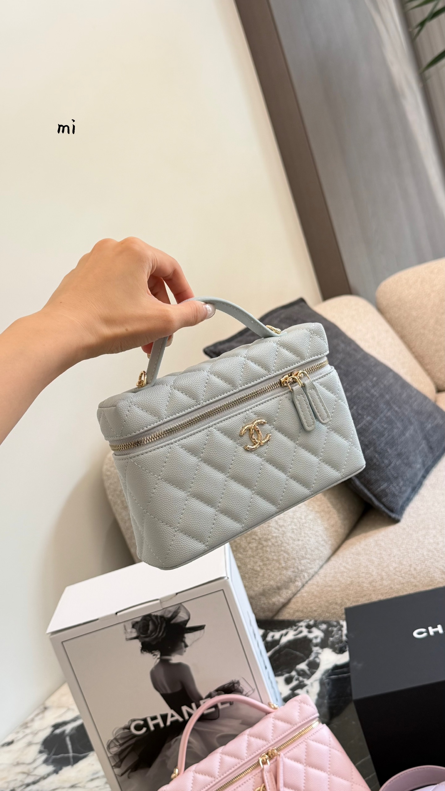 Cheap Chanel AAA quality Handbags in 228011, $60 USD- [IB228011] - Replica Chanel AAA quality Handbags