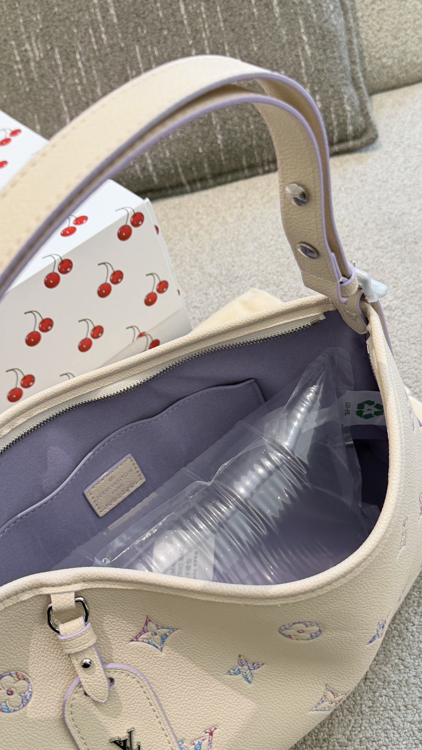 Cheap Louis Vuitton AAA Quality Handbags in 228017, $75 USD- [IB228017] - Replica Louis Vuitton AAA Quality Handbags