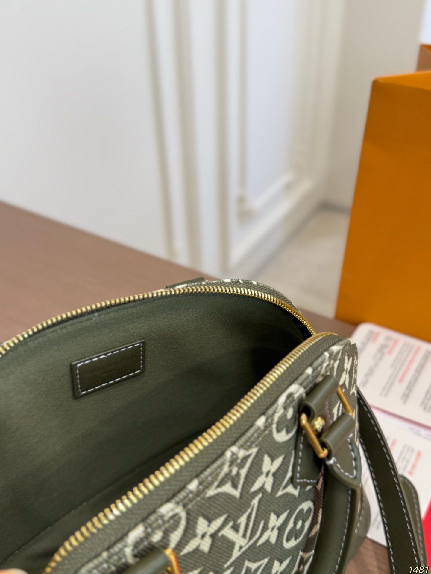 Cheap Louis Vuitton AAA Quality Handbags in 228033, $60 USD- [IB228033] - Replica Louis Vuitton AAA Quality Handbags