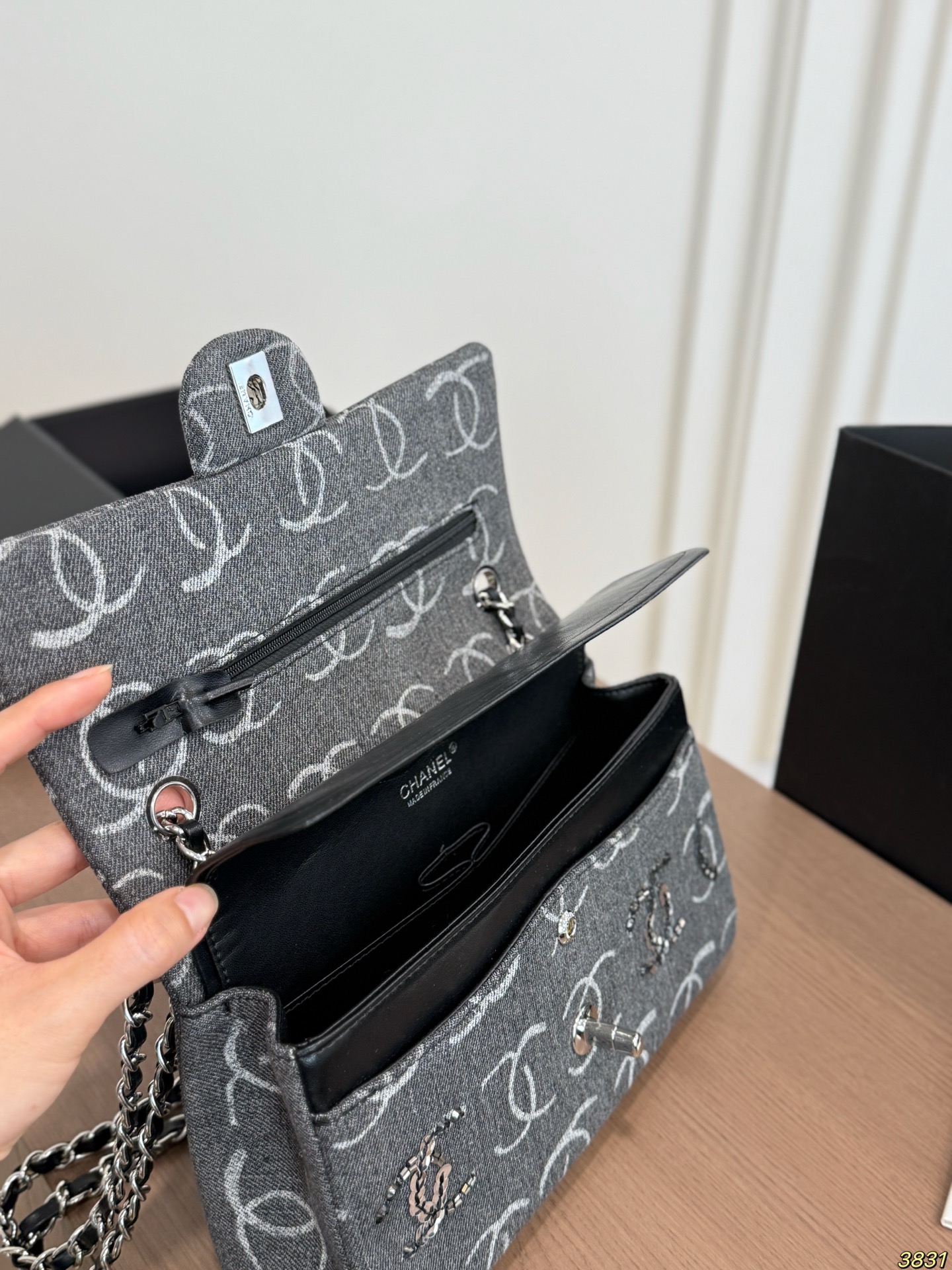 Cheap Chanel AAA quality Handbags in 228034, $75 USD- [IB228034] - Replica Chanel AAA quality Handbags