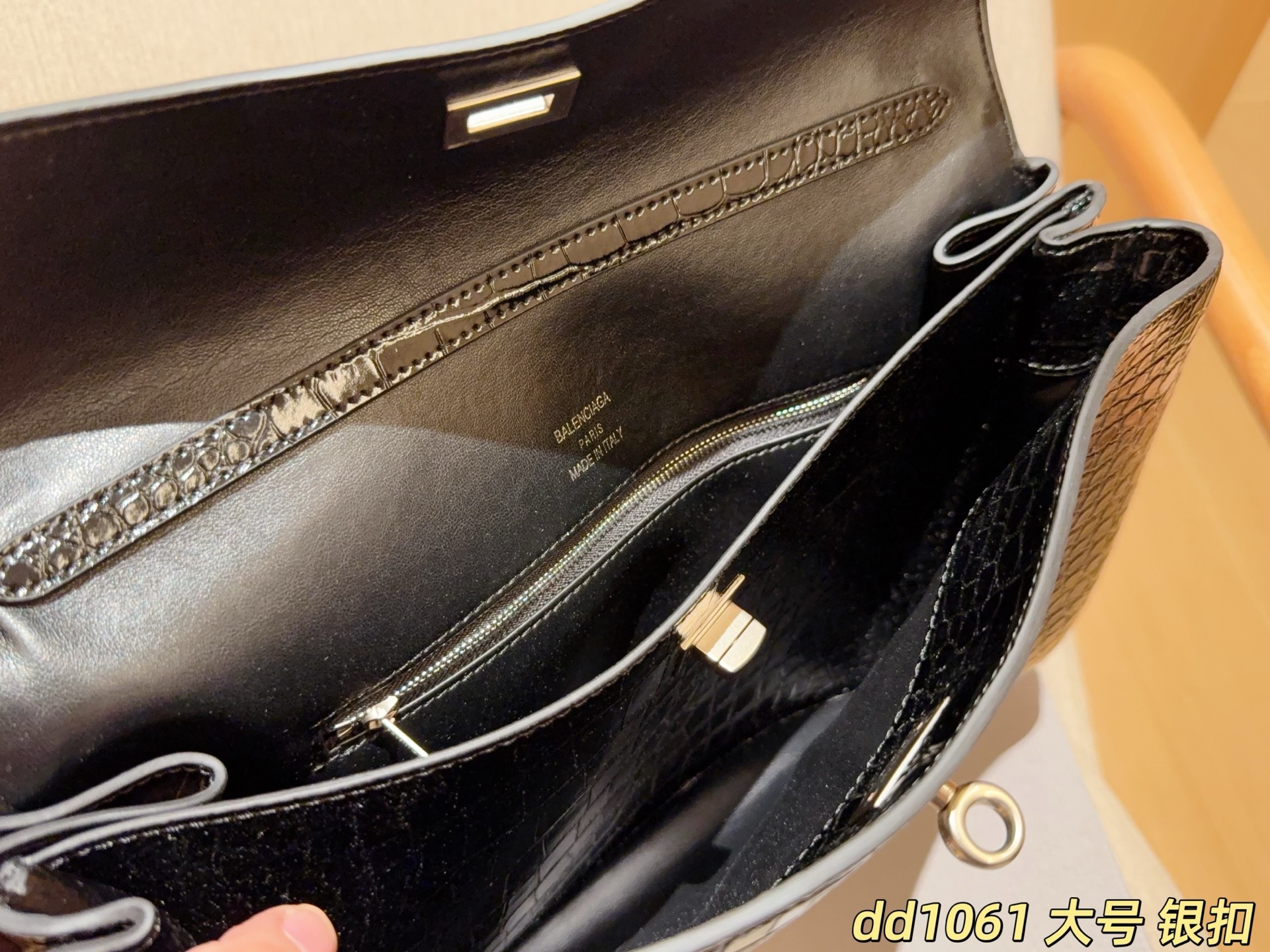 Cheap Balenciaga high quality Handbags in 228047, $105 USD- [IB228047] - Replica Balenciaga high quality Handbags