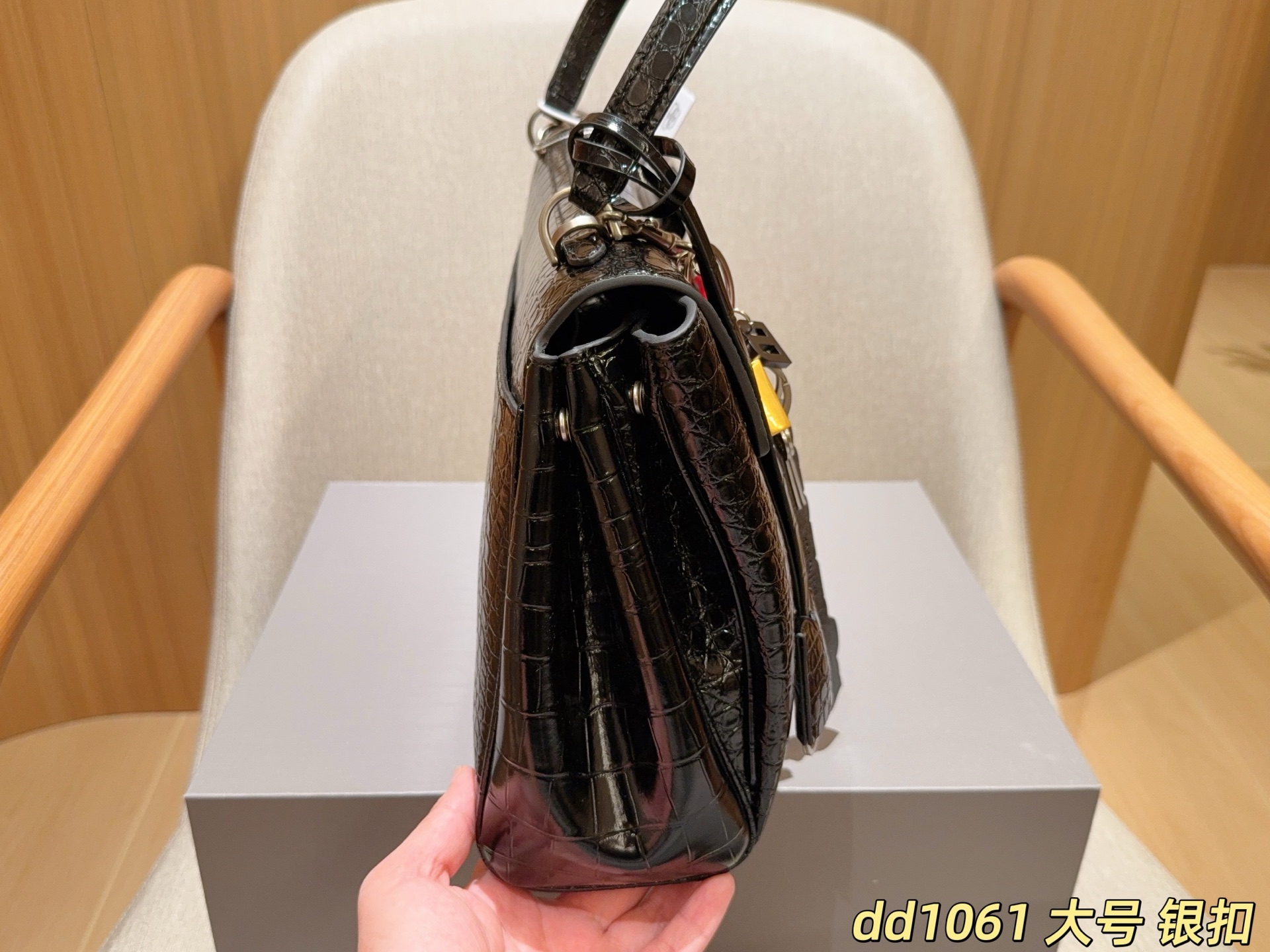 Cheap Balenciaga high quality Handbags in 228047, $105 USD- [IB228047] - Replica Balenciaga high quality Handbags