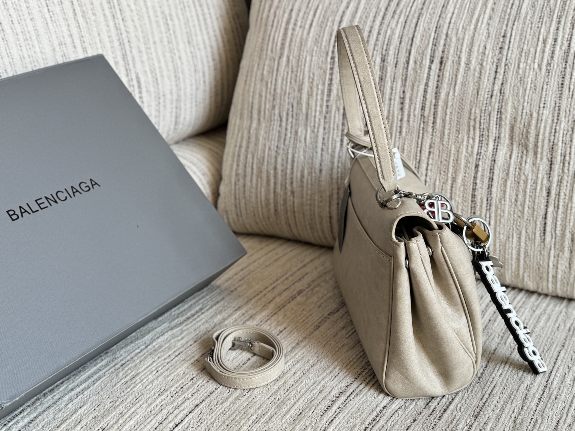Cheap Balenciaga high quality Handbags in 228064, $95 USD- [IB228064] - Replica Balenciaga high quality Handbags