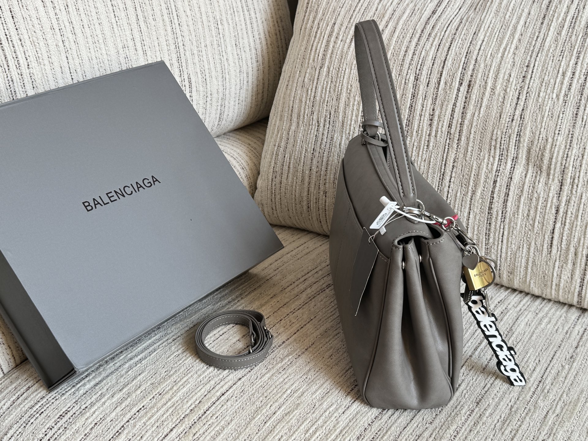 Cheap Balenciaga high quality Handbags in 228065, $95 USD- [IB228065] - Replica Balenciaga high quality Handbags