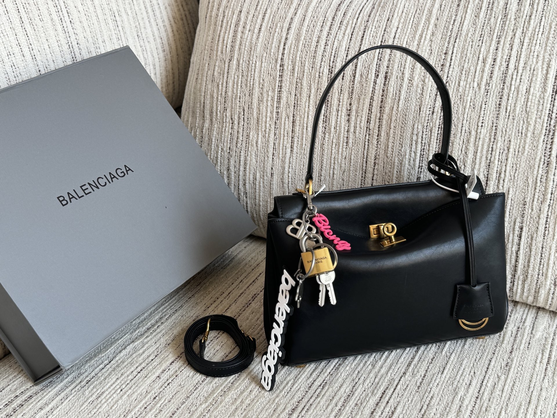 Cheap Balenciaga high quality Handbags in 228067, $95 USD- [IB228067] - Replica Balenciaga high quality Handbags
