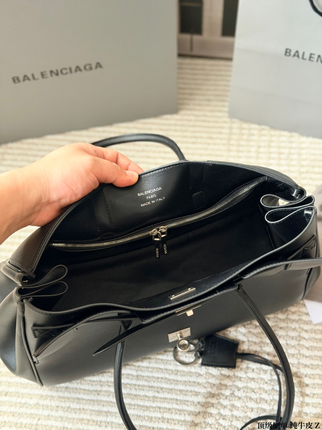 Cheap Balenciaga high quality Handbags in 228068, $120 USD- [IB228068] - Replica Balenciaga high quality Handbags