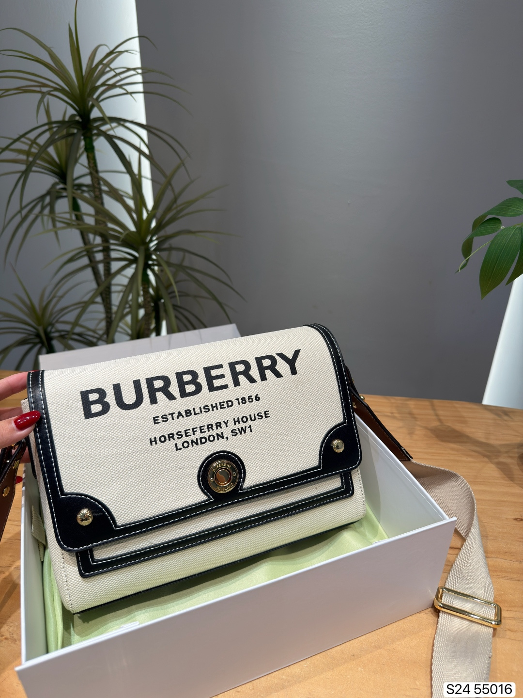 Cheap Burberry AAA+++ Crossbody Bags in 228118, $65 USD- [IB228118] - Replica Burberry AAA+++ Crossbody Bags