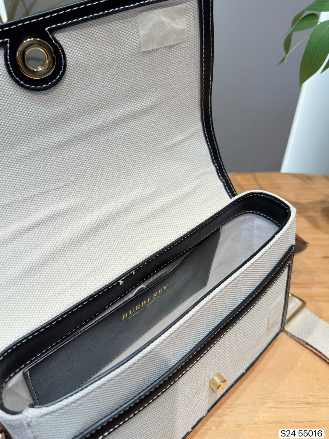 Cheap Burberry AAA+++ Crossbody Bags in 228118, $65 USD- [IB228118] - Replica Burberry AAA+++ Crossbody Bags