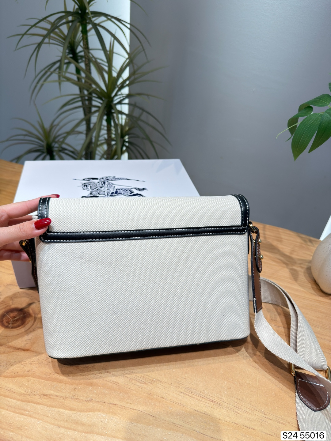 Cheap Burberry AAA+++ Crossbody Bags in 228118, $65 USD- [IB228118] - Replica Burberry AAA+++ Crossbody Bags