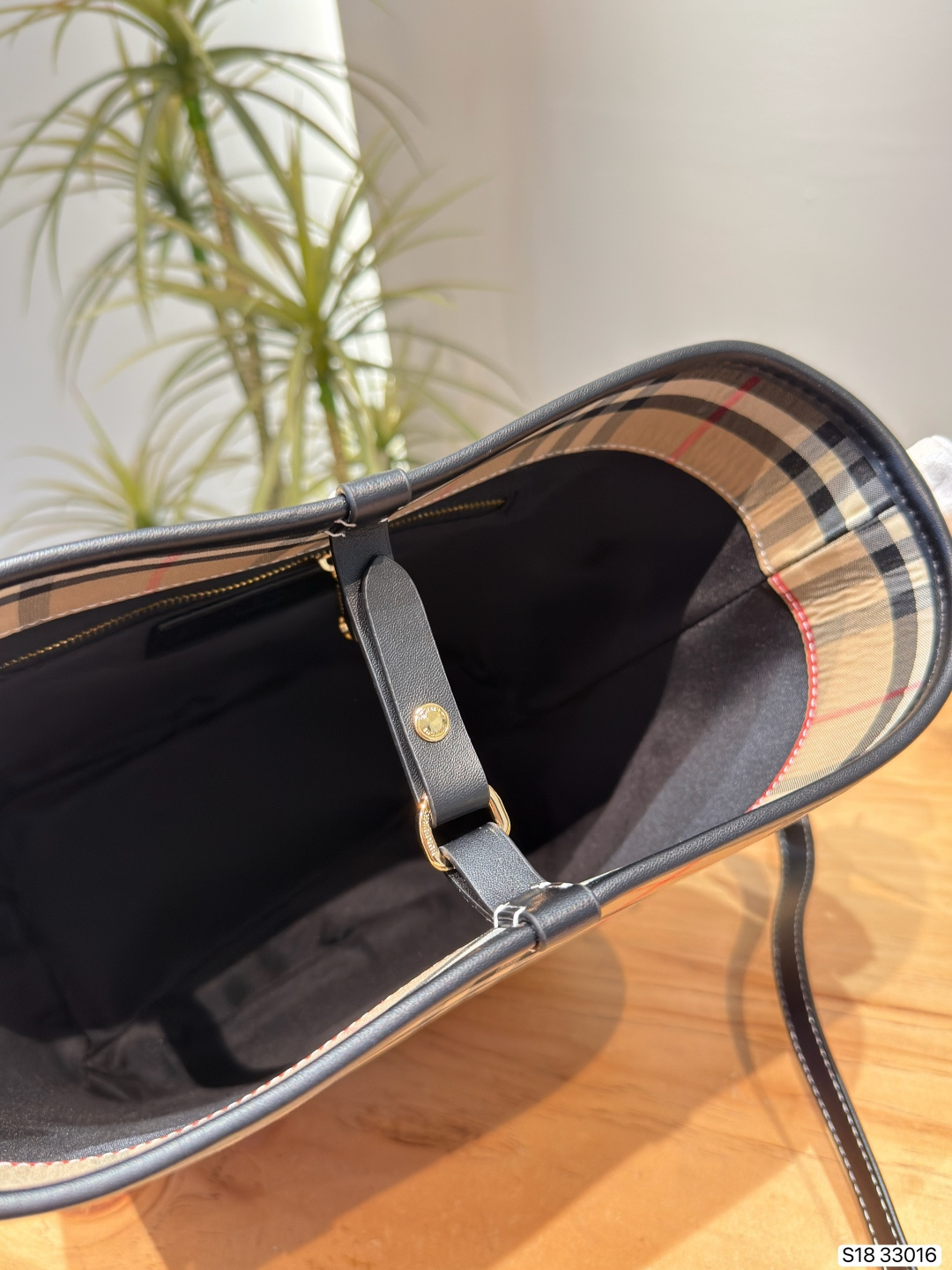 Cheap Burberry AAA+++ Crossbody Bags in 228119, $55 USD- [IB228119] - Replica Burberry AAA+++ Crossbody Bags