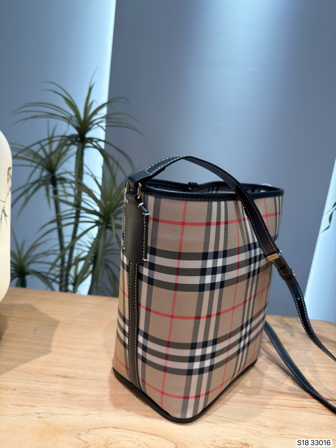 Cheap Burberry AAA+++ Crossbody Bags in 228119, $55 USD- [IB228119] - Replica Burberry AAA+++ Crossbody Bags