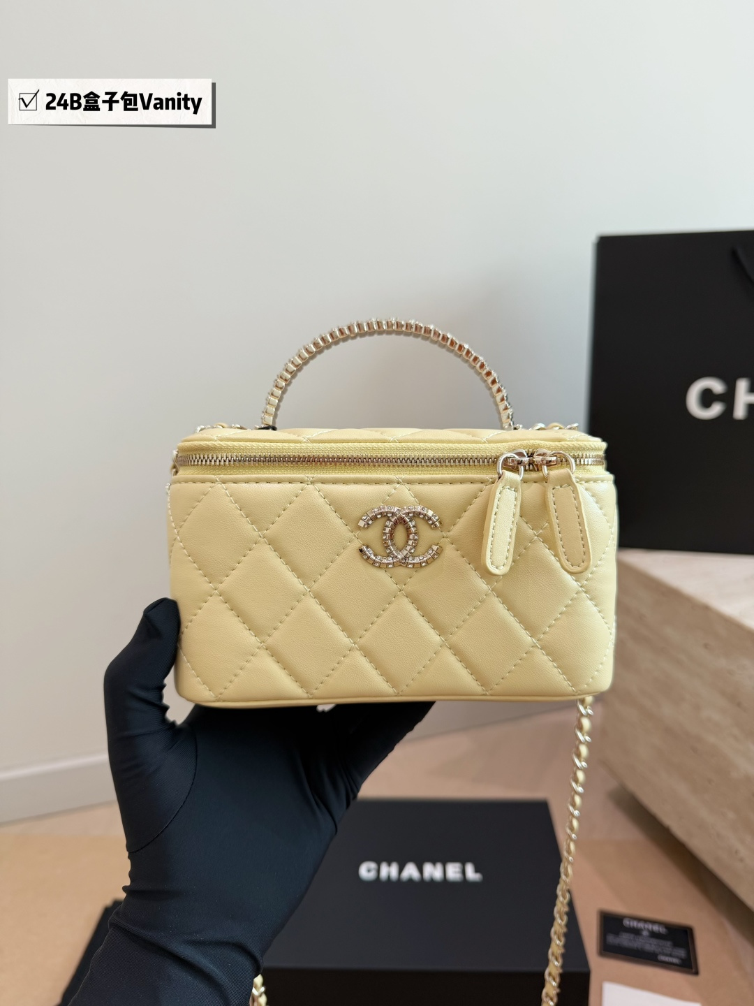 Cheap Chanel AAA quality Handbags in 228161, $60 USD- [IB228161] - Replica Chanel AAA quality Handbags
