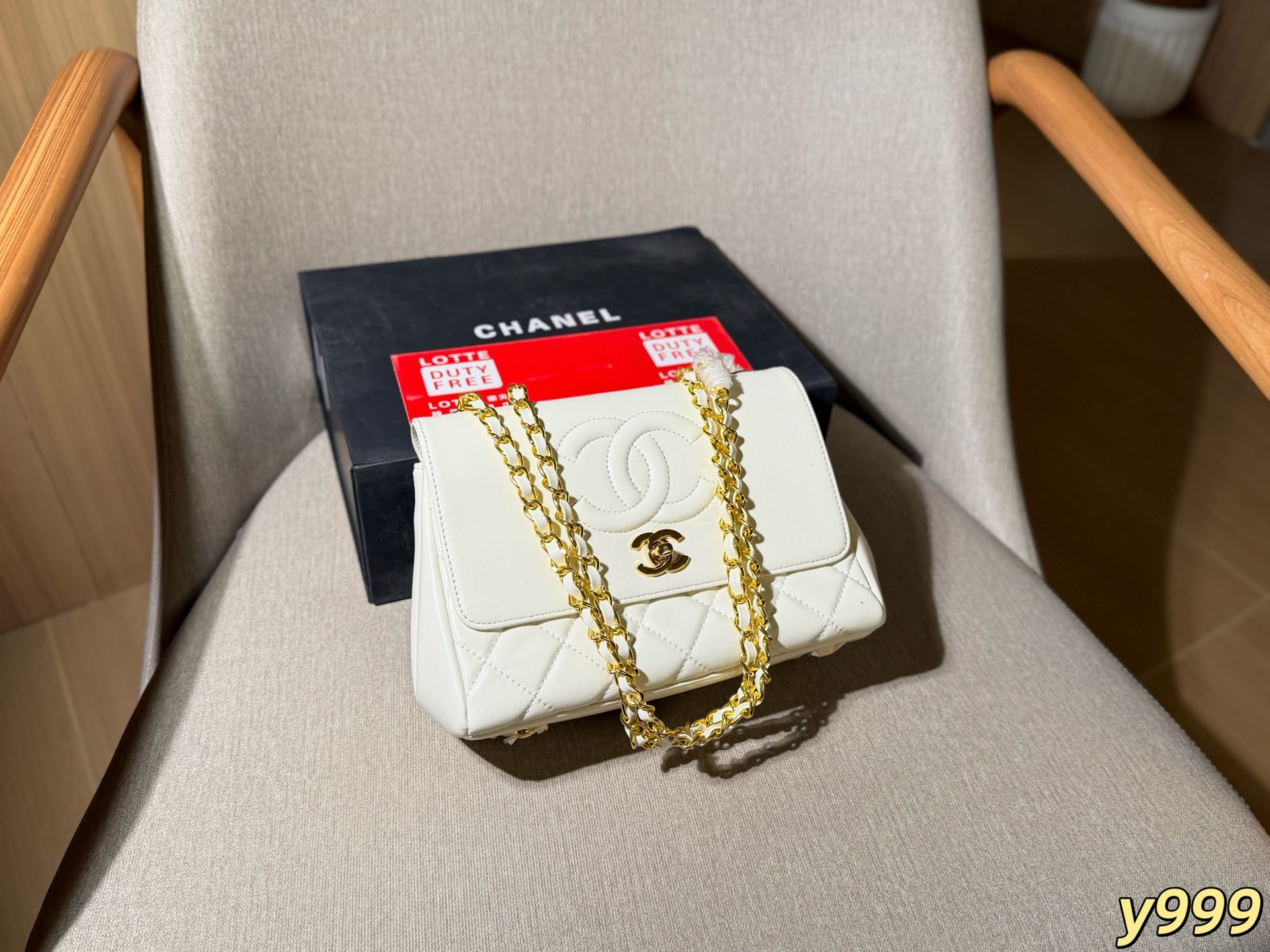 Cheap Chanel AAA quality Handbags in 228197, $70 USD- [IB228197] - Replica Chanel AAA quality Handbags