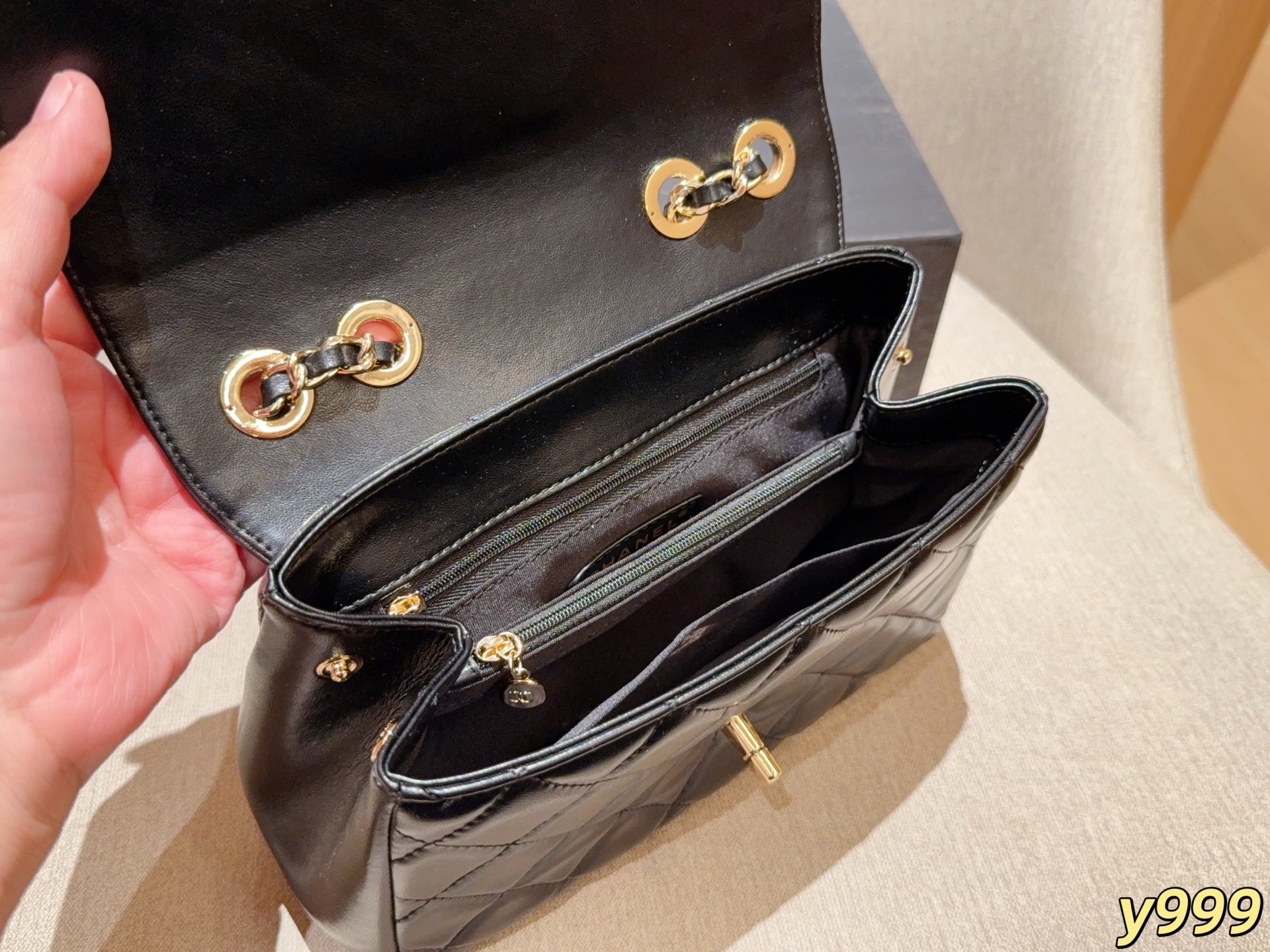 Cheap Chanel AAA quality Handbags in 228199, $70 USD- [IB228199] - Replica Chanel AAA quality Handbags