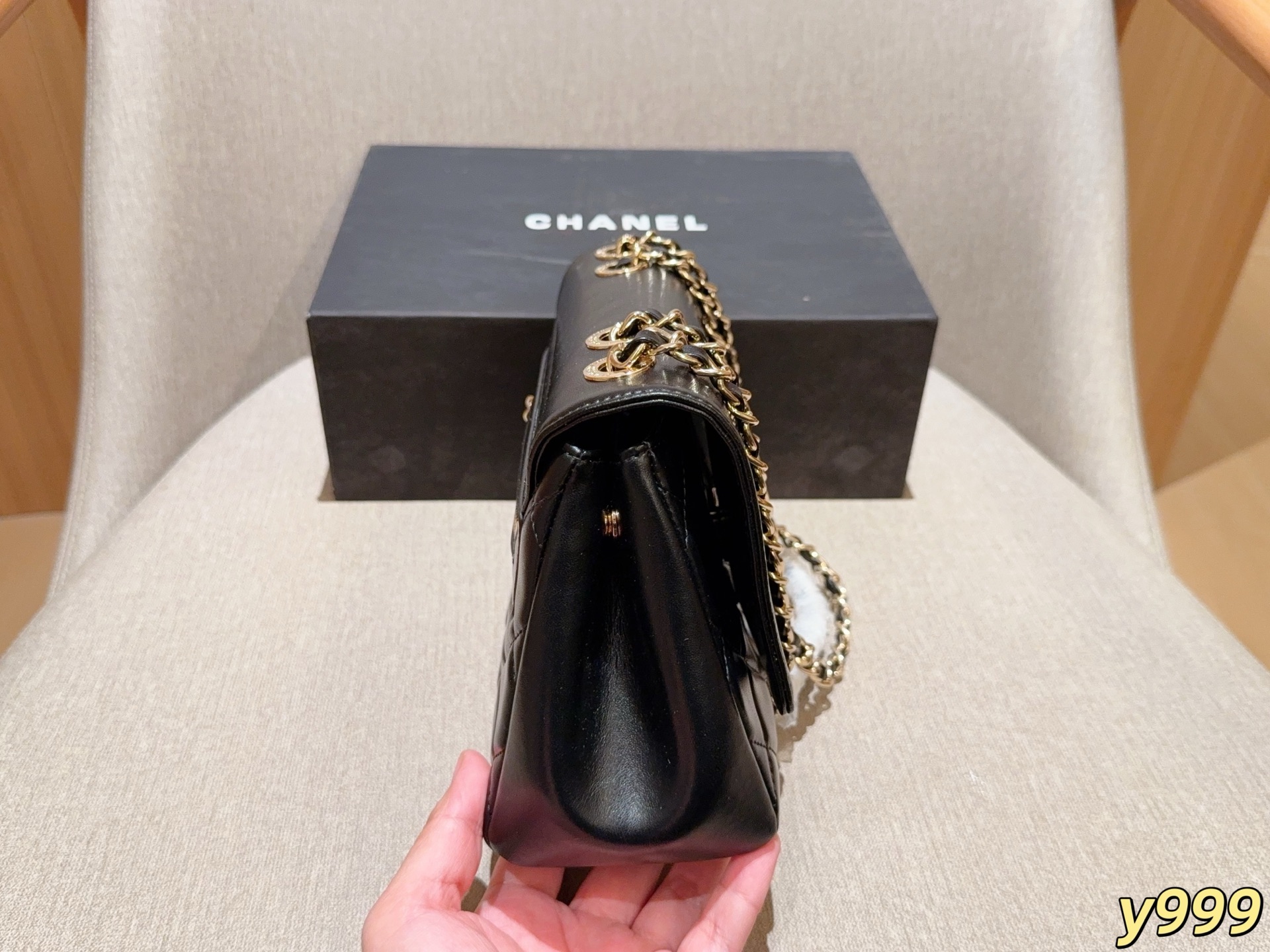 Cheap Chanel AAA quality Handbags in 228199, $70 USD- [IB228199] - Replica Chanel AAA quality Handbags