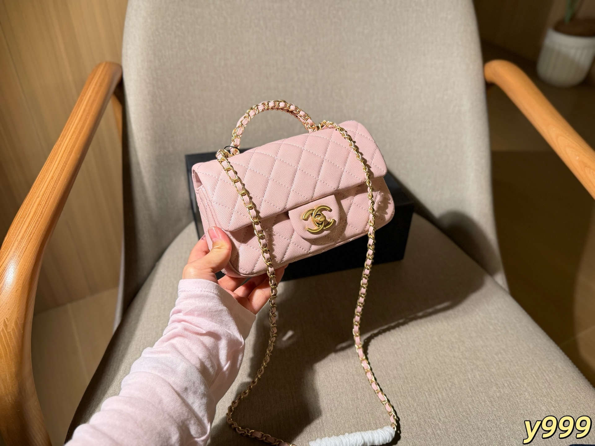 Cheap Chanel AAA quality Handbags in 228201, $60 USD- [IB228201] - Replica Chanel AAA quality Handbags