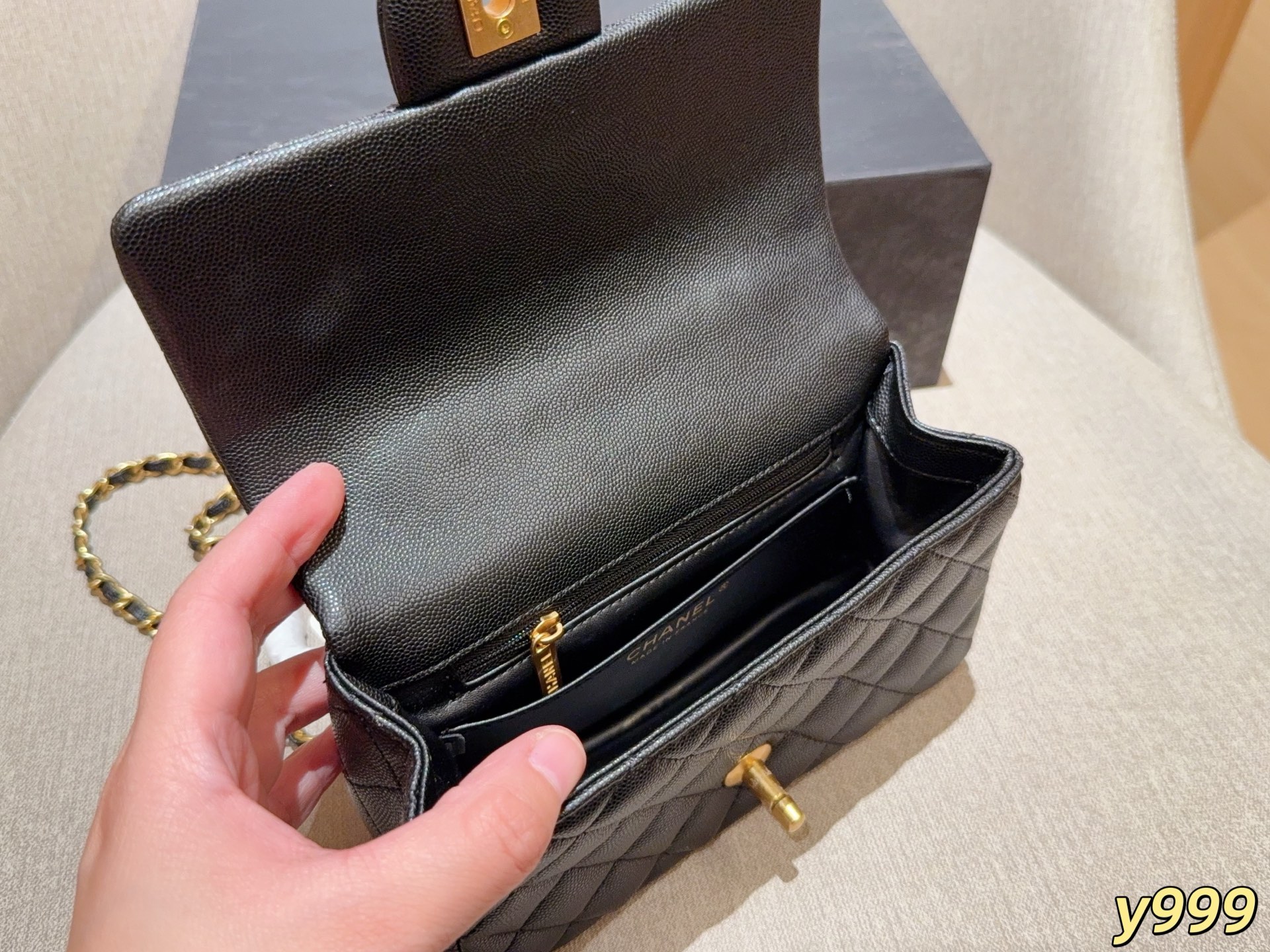 Cheap Chanel AAA quality Handbags in 228205, $60 USD- [IB228205] - Replica Chanel AAA quality Handbags