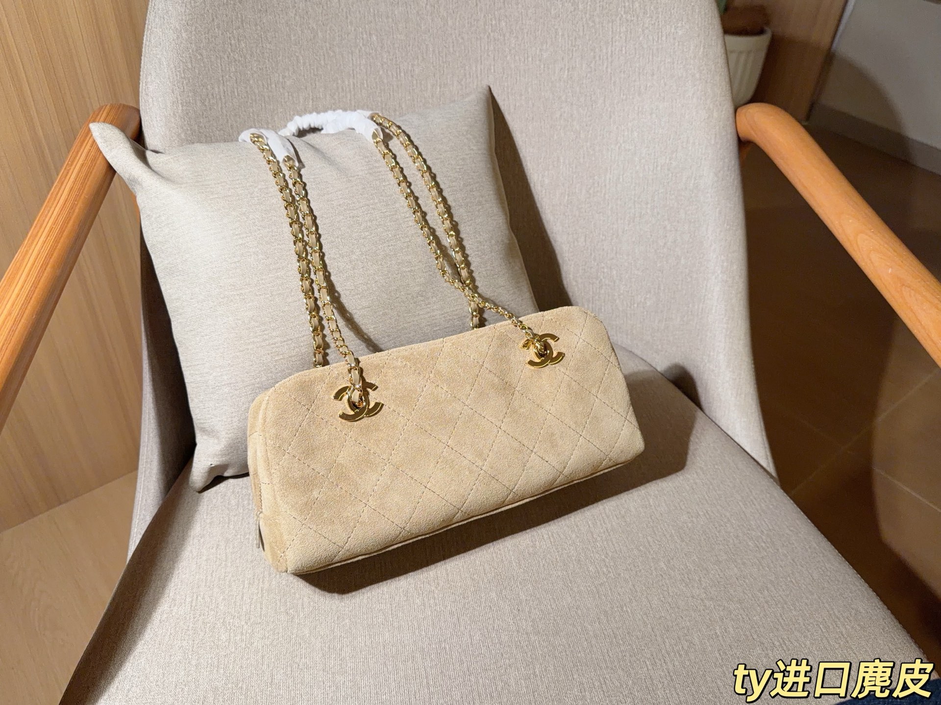 Cheap Chanel AAA quality Handbags in 228207, $90 USD- [IB228207] - Replica Chanel AAA quality Handbags