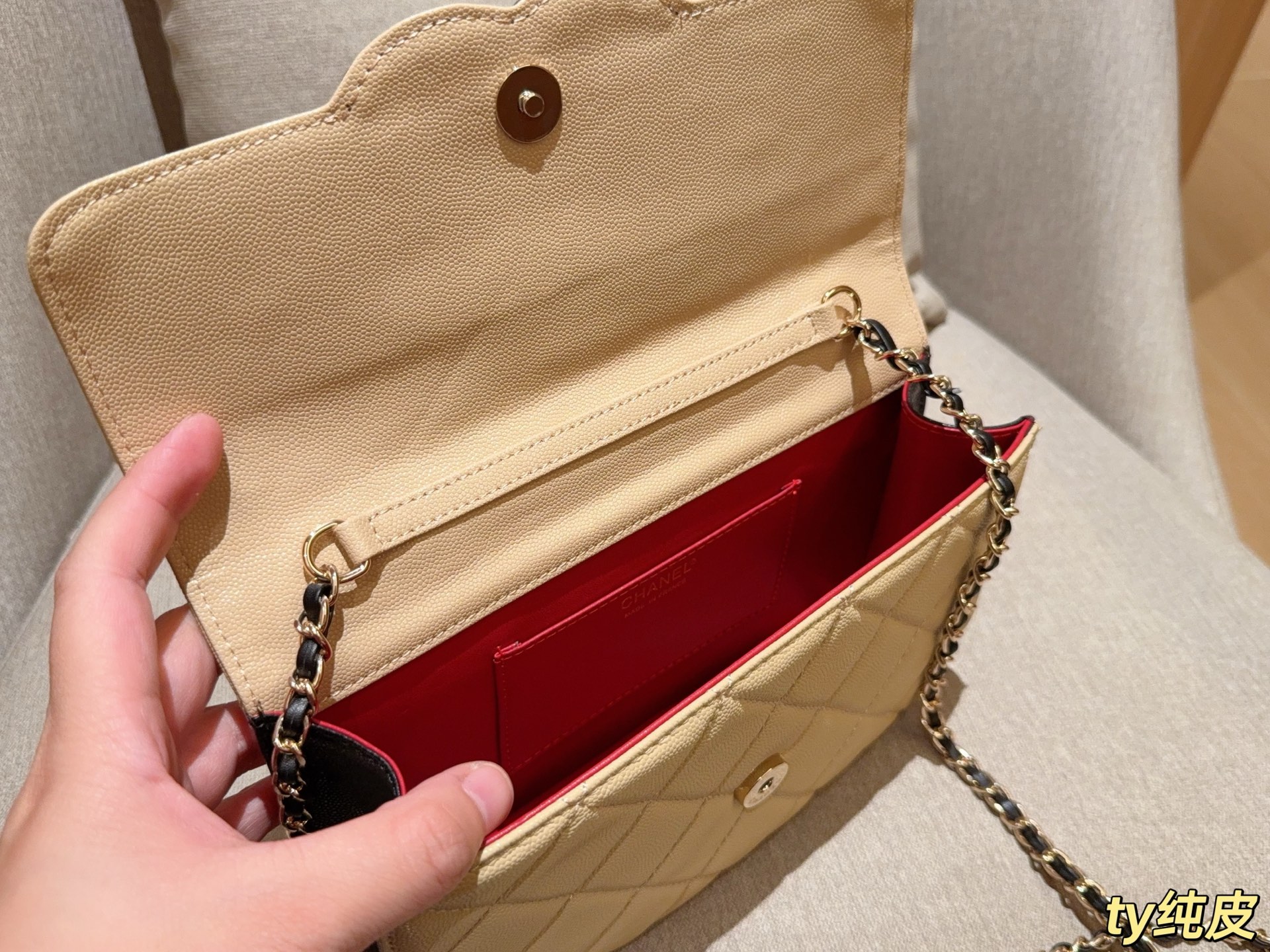 Cheap Chanel AAA quality Handbags in 228210, $90 USD- [IB228210] - Replica Chanel AAA quality Handbags