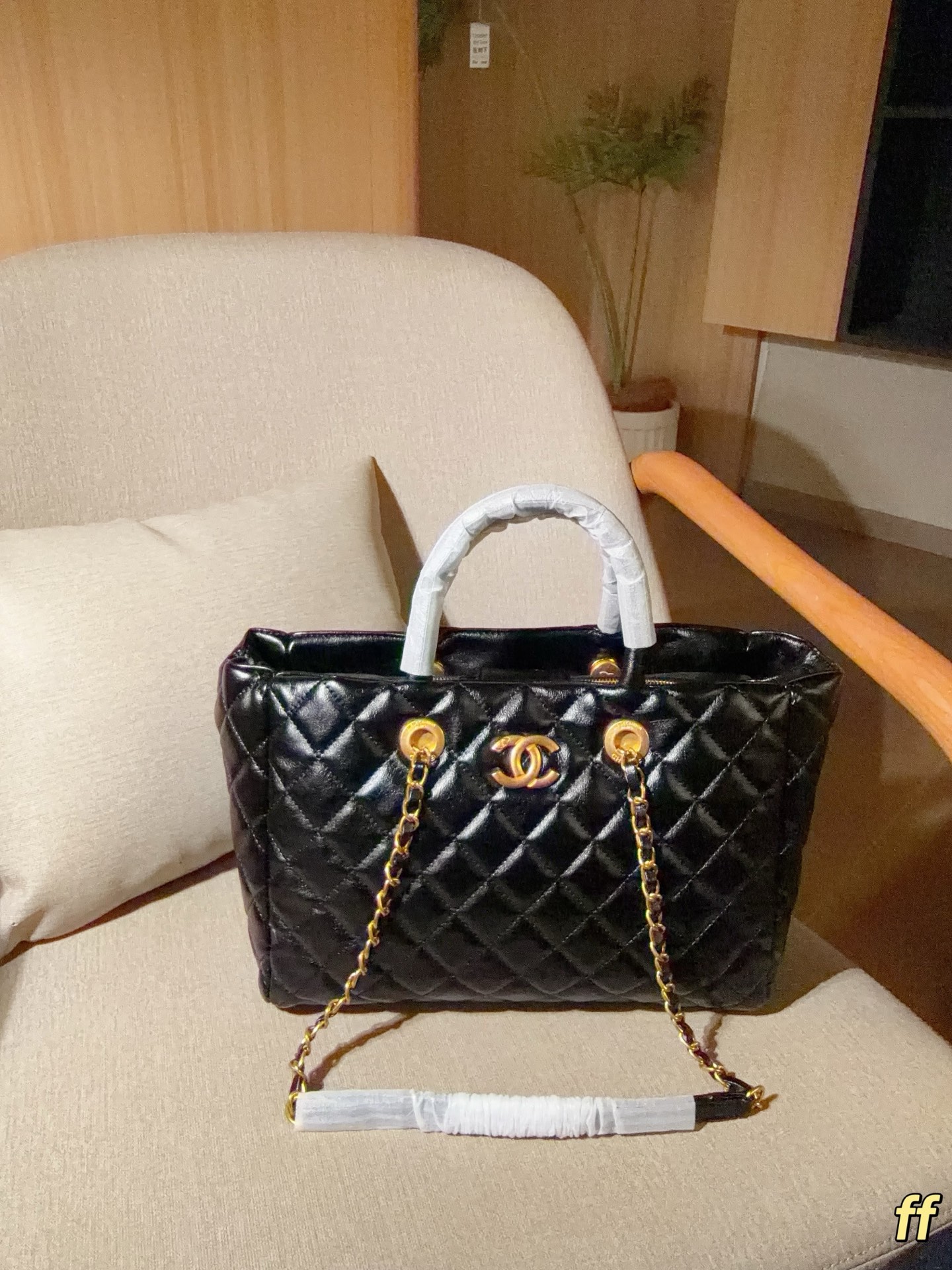 Cheap Chanel AAA quality Handbags in 228213, $75 USD- [IB228213] - Replica Chanel AAA quality Handbags