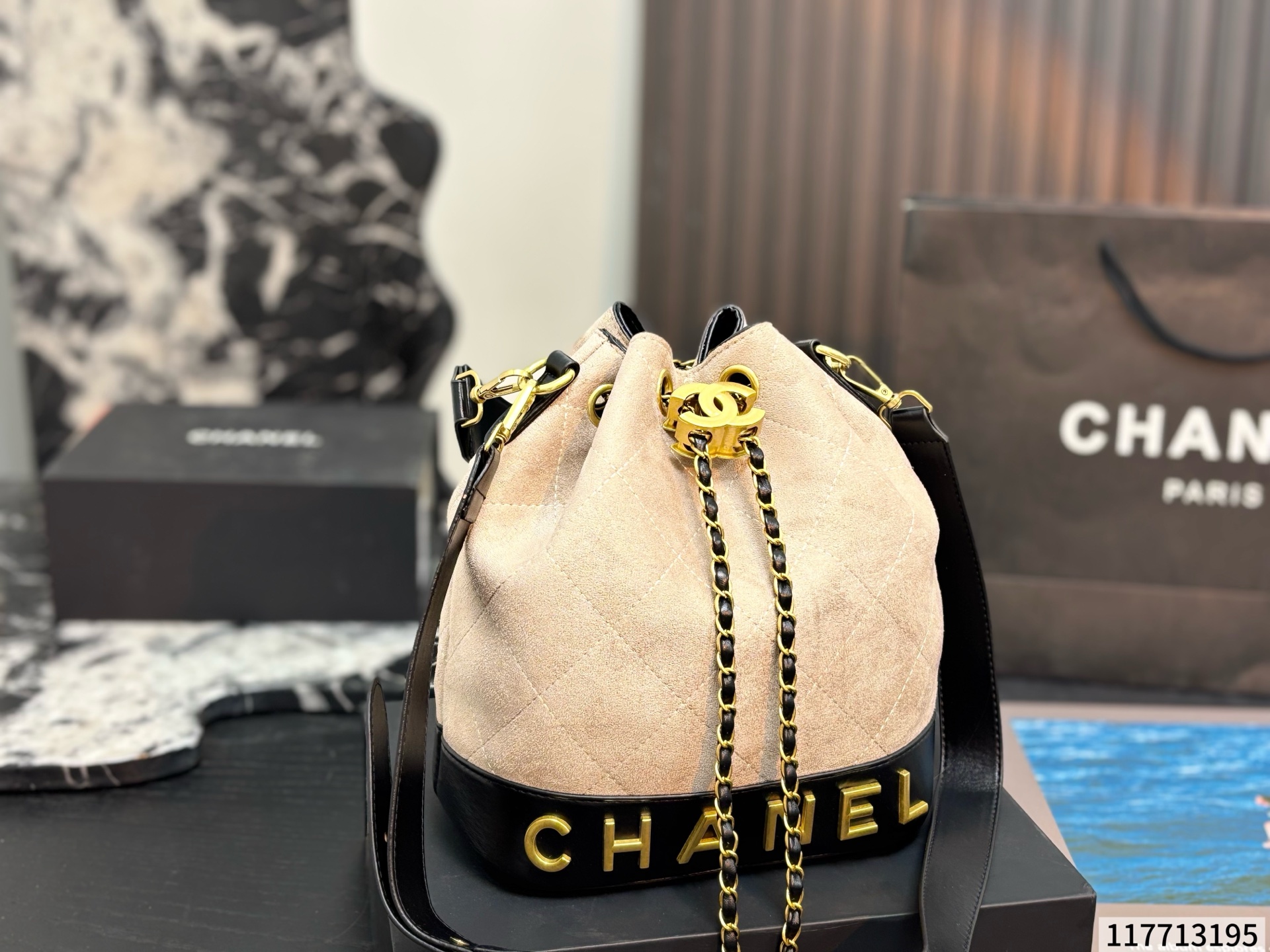 Cheap Chanel AAA quality Handbags in 228261, $50 USD- [IB228261] - Replica Chanel AAA quality Handbags