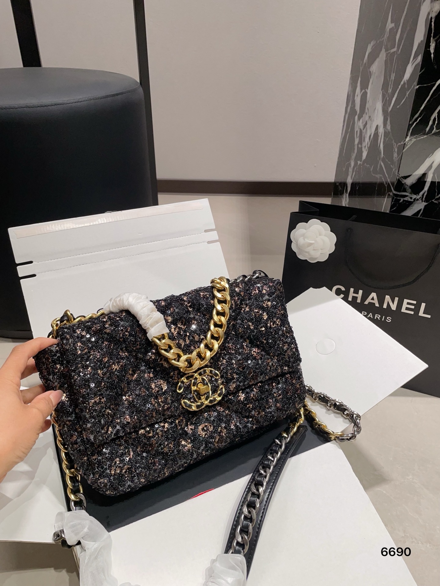 Cheap Chanel AAA quality Handbags in 228266, $75 USD- [IB228266] - Replica Chanel AAA quality Handbags