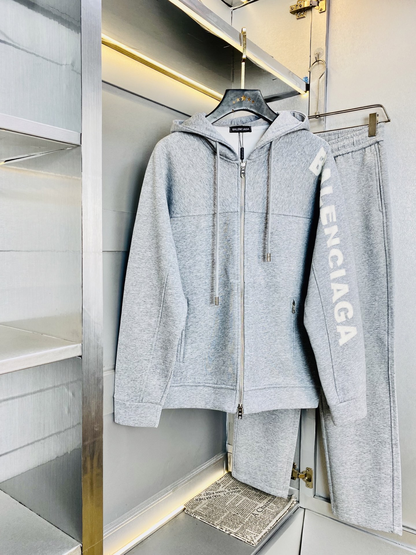 Cheap Balenciaga Tracksuits in 228687, $135 USD- [IB228687] - Replica Balenciaga Tracksuits