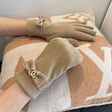 Gloves in 220582