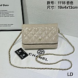Chanel AAA quality Handbags in 222422