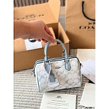 Coach Cross Bags in 228286