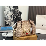 Coach Cross Bags in 228321