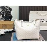 Coach Cross Bags in 228331