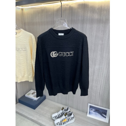 Gucci Sweaters for Men in 229222