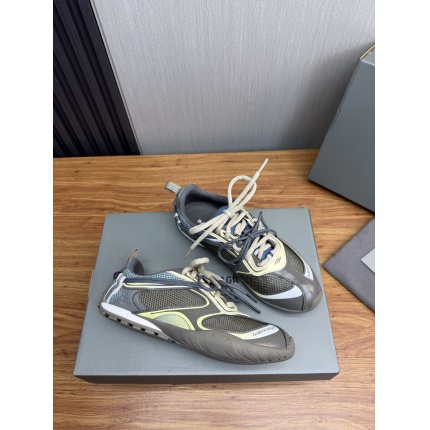 Balenciaga Sneakers For Men in 229771