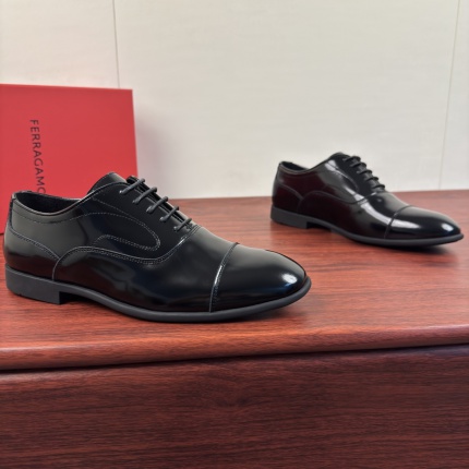 Ferragamo Dress Shoes For Men in 229843