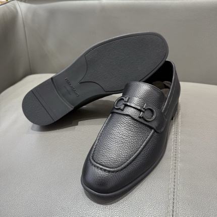 Ferragamo Loafers and Drivers For Men in 229860