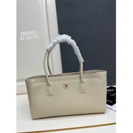 Cheap Chanel AAA quality Handbags in 230074, $140 USD- [IB230074] - Replica Chanel AAA quality Handbags