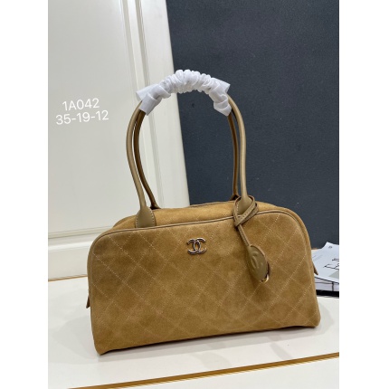 Cheap Chanel AAA quality Handbags in 230087, $135 USD- [IB230087] - Replica Chanel AAA quality Handbags