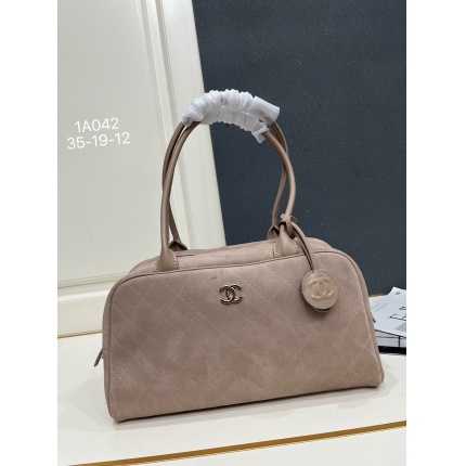 Cheap Chanel AAA quality Handbags in 230088, $135 USD- [IB230088] - Replica Chanel AAA quality Handbags