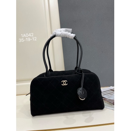 Cheap Chanel AAA quality Handbags in 230089, $135 USD- [IB230089] - Replica Chanel AAA quality Handbags