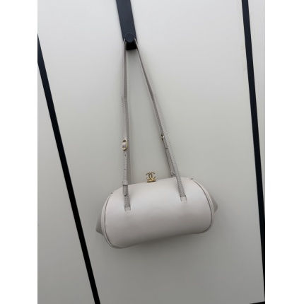 Cheap Chanel AAA quality Handbags in 230099, $140 USD- [IB230099] - Replica Chanel AAA quality Handbags