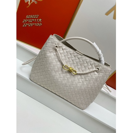 Cheap bottega veneta bags in 230250, $140 USD- [IB230250] - Replica bottega veneta bags