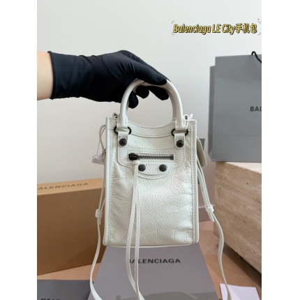 Balenciaga high quality Handbags in 230782