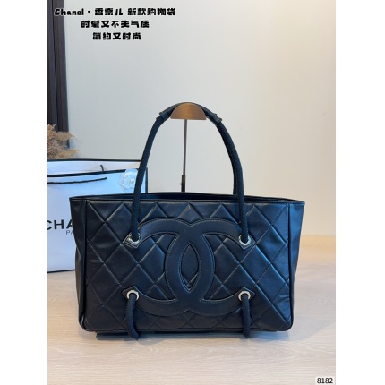 Chanel AAA quality Handbags in 230835