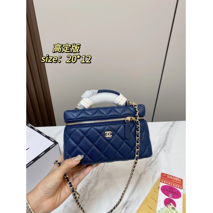 Chanel AAA quality Handbags in 230851