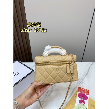 Chanel AAA quality Handbags in 230854