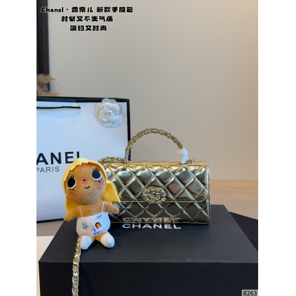 Chanel AAA quality Handbags in 230862