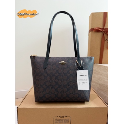 Coach Cross Bags in 230909
